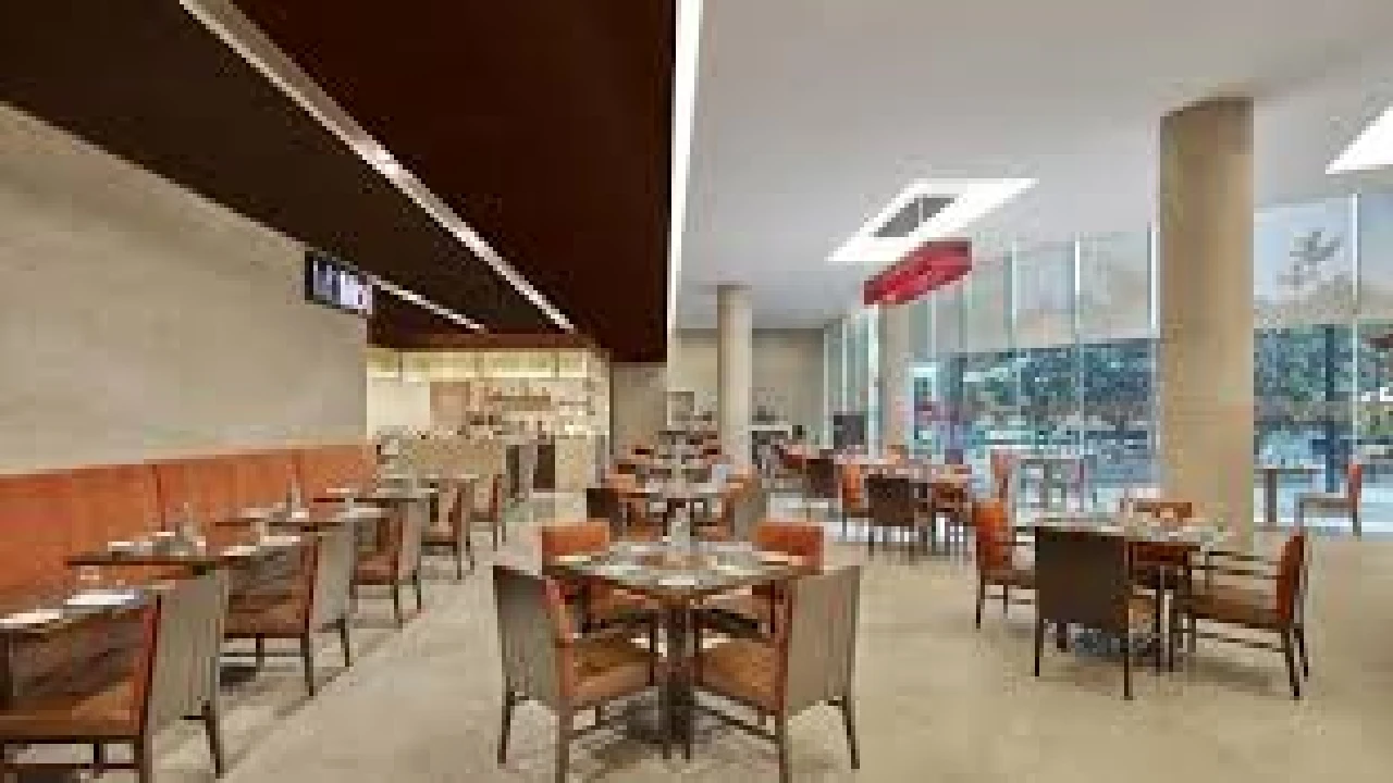 MoMo Café - Courtyard By Marriot